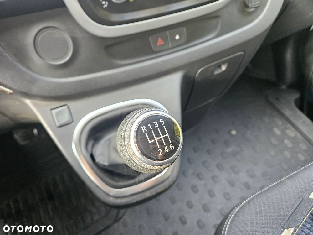 Renault Trafic - 16