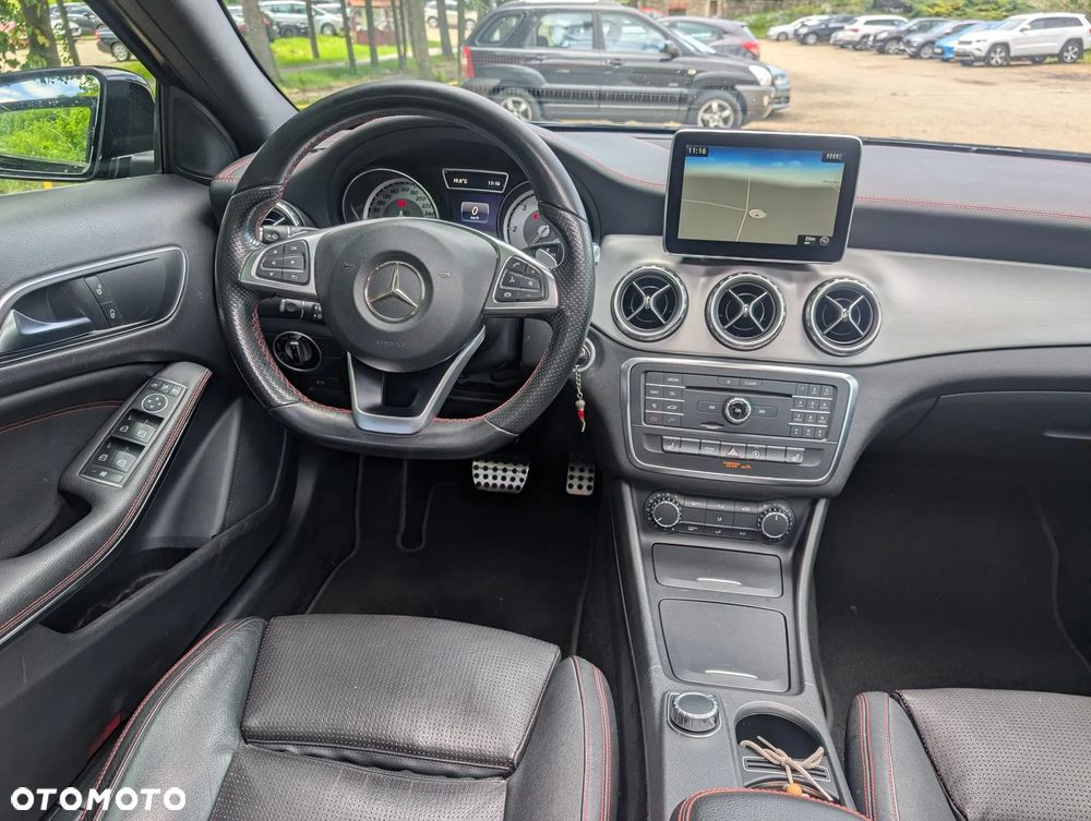 Mercedes-Benz GLA 180 d 7G-DCT AMG Line - 14