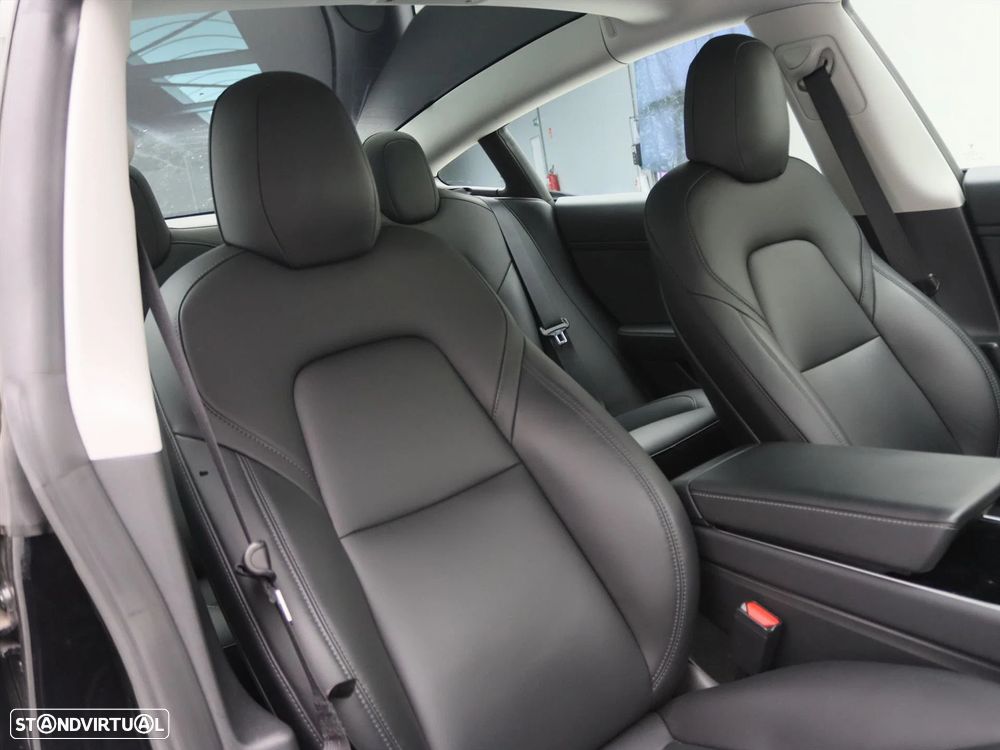 Tesla Model 3 Standard Range Plus RWD - 3