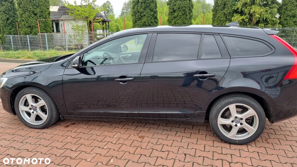 Volvo V60 D4 Geartronic Momentum - 9