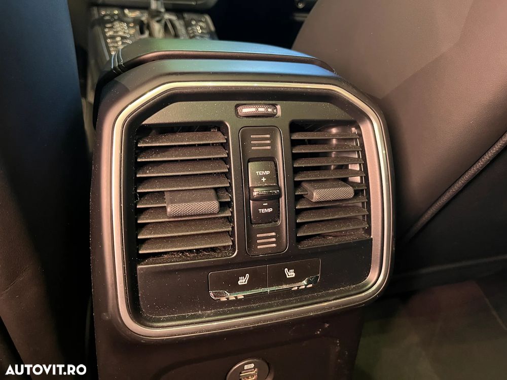 Porsche Macan - 30