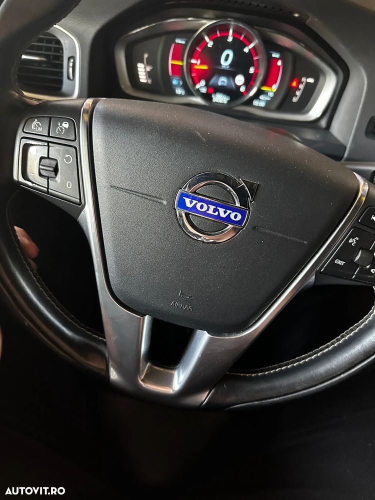 Volvo V60 D5 AWD Geartronic Summum - 3