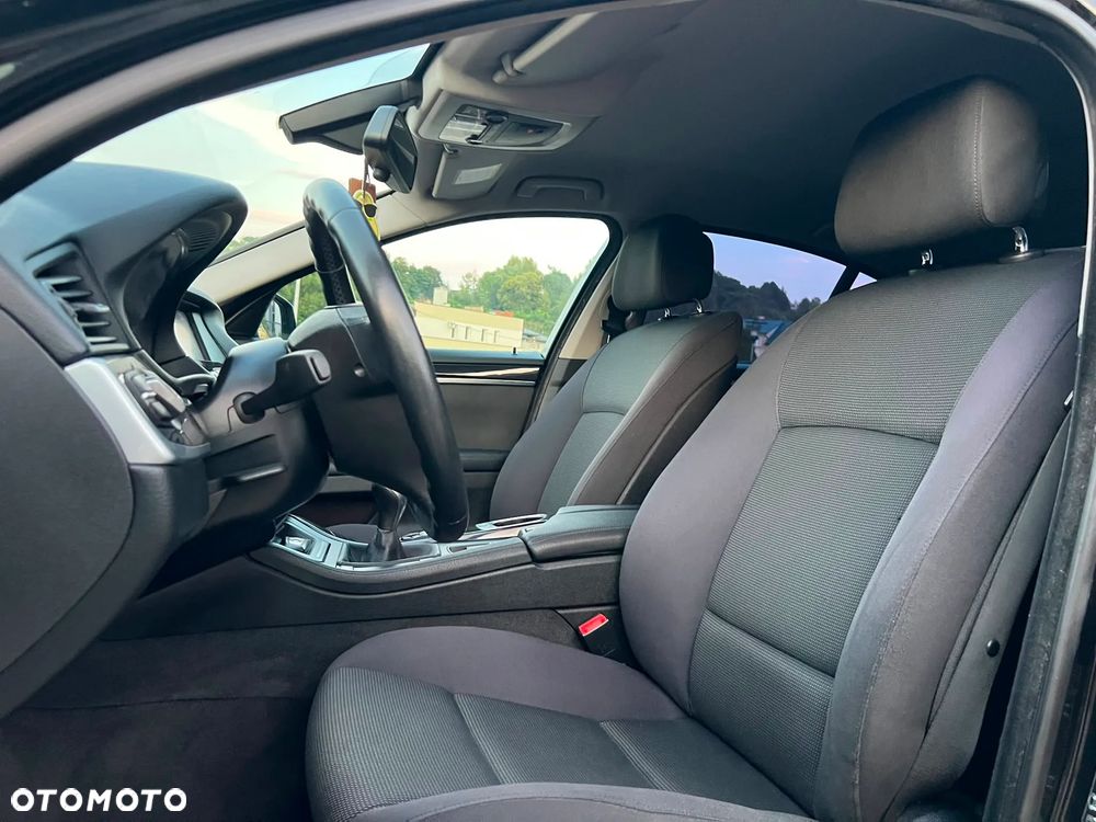BMW Seria 5 520d Luxury Line - 25