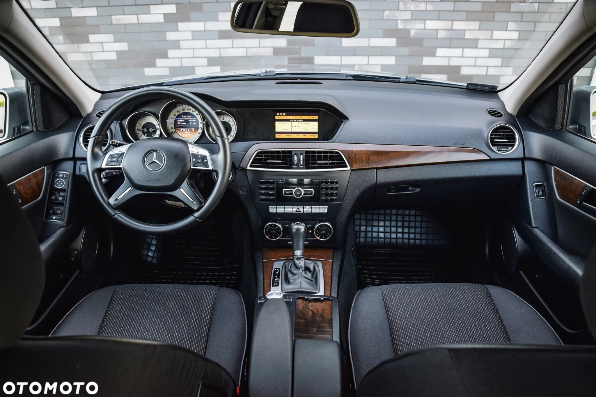 Mercedes-Benz Klasa C 200 (BlueEFFICIENCY) 7G-TRONIC Elegance - 27