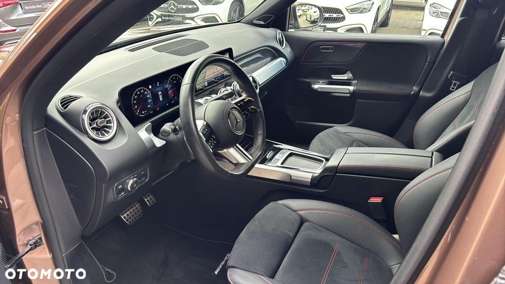 Mercedes-Benz GLB - 10