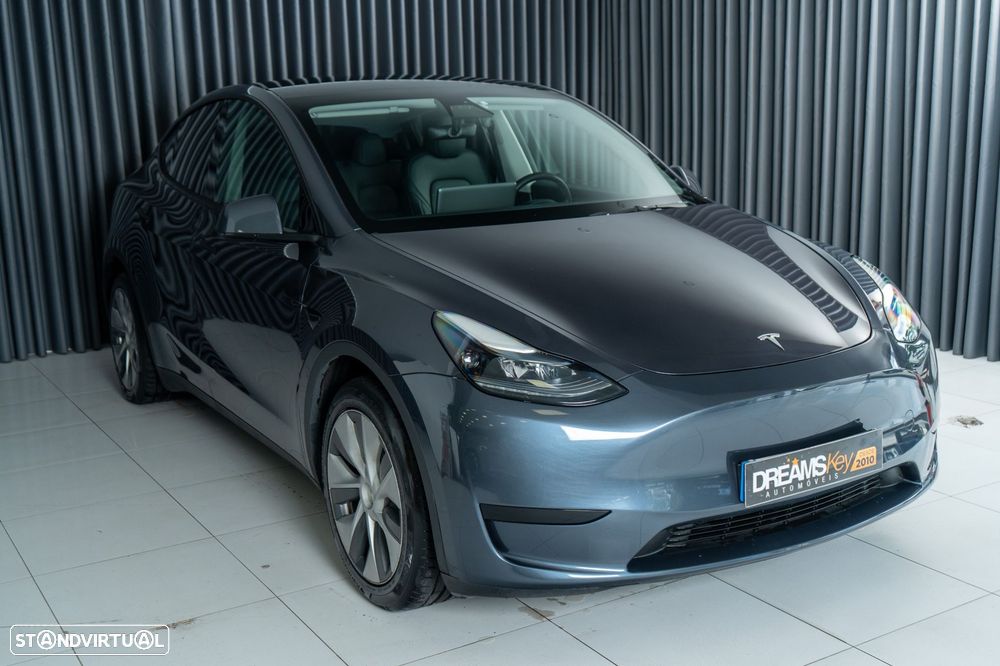 Tesla Model Y Standard RWD - 30