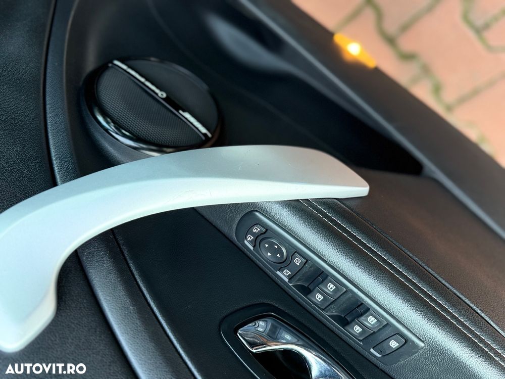 Renault Megane ENERGY dCi 110 Start & Stop Bose Edition - 16