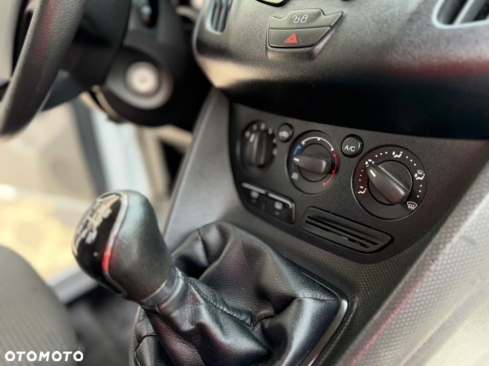 Ford Transit Connect - 21
