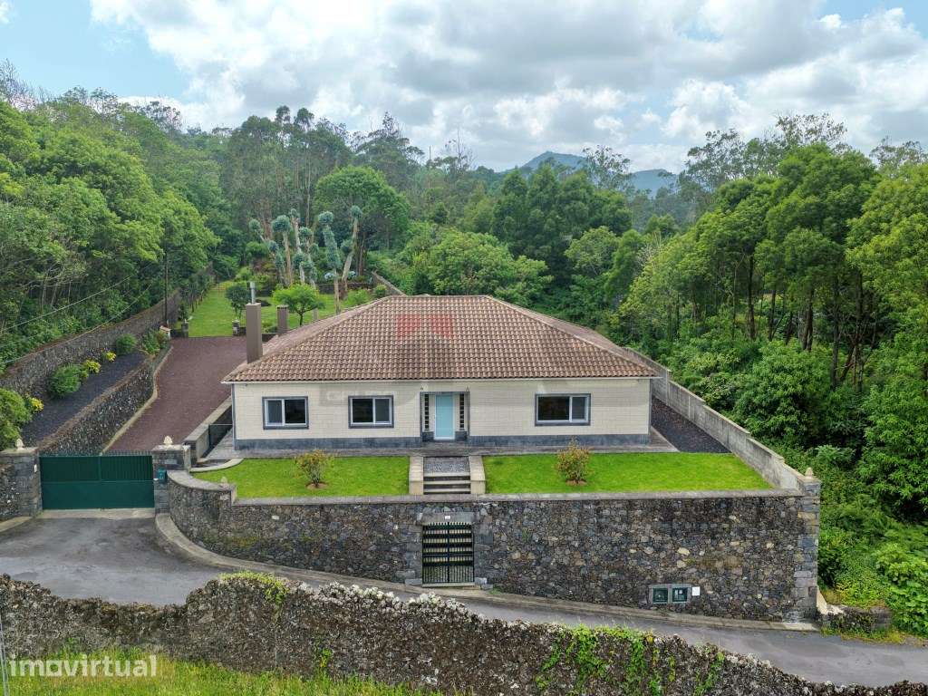 Moradia T3 Contemporânea com Grande Jardim em Rabo de Peixe , São M... - Grande imagem: 3/59