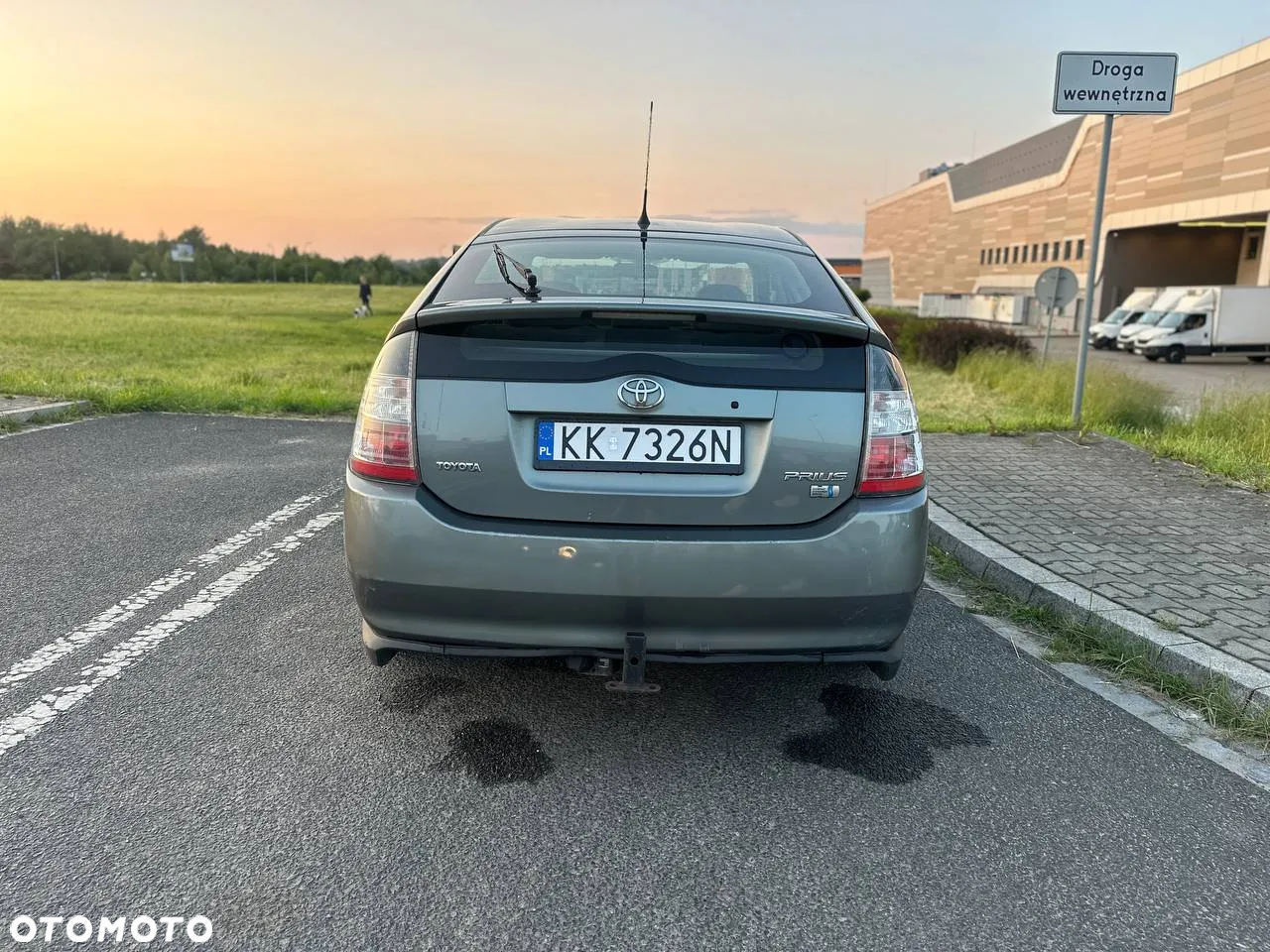 Toyota Prius (Hybrid) Executive - 4