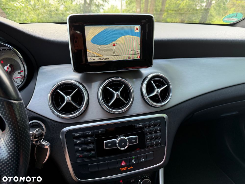 Mercedes-Benz GLA 200 AMG Line - 17