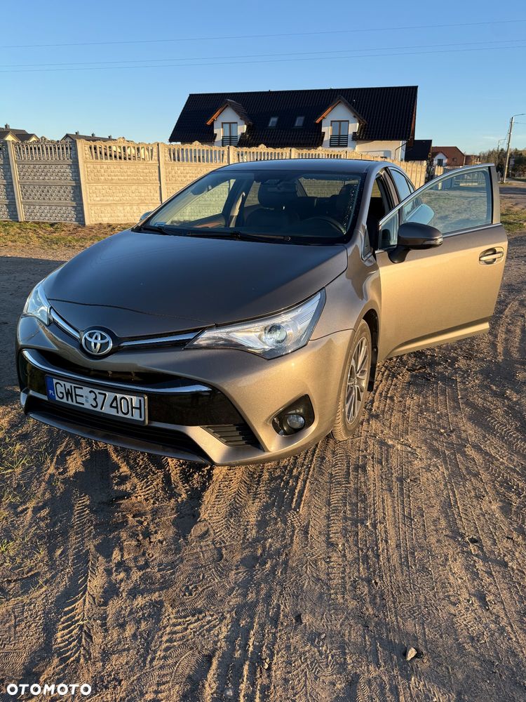 Toyota Avensis 1.8 Premium - 1
