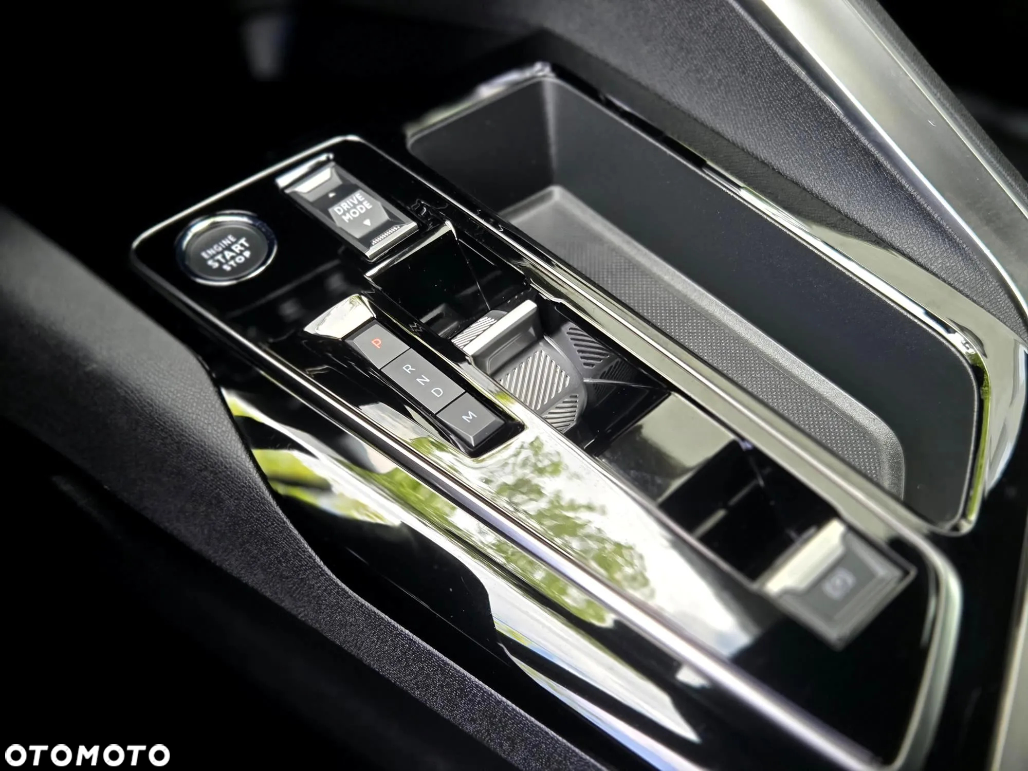 Peugeot 5008 1.2 PureTech Road Trip S&S EAT8 - 8