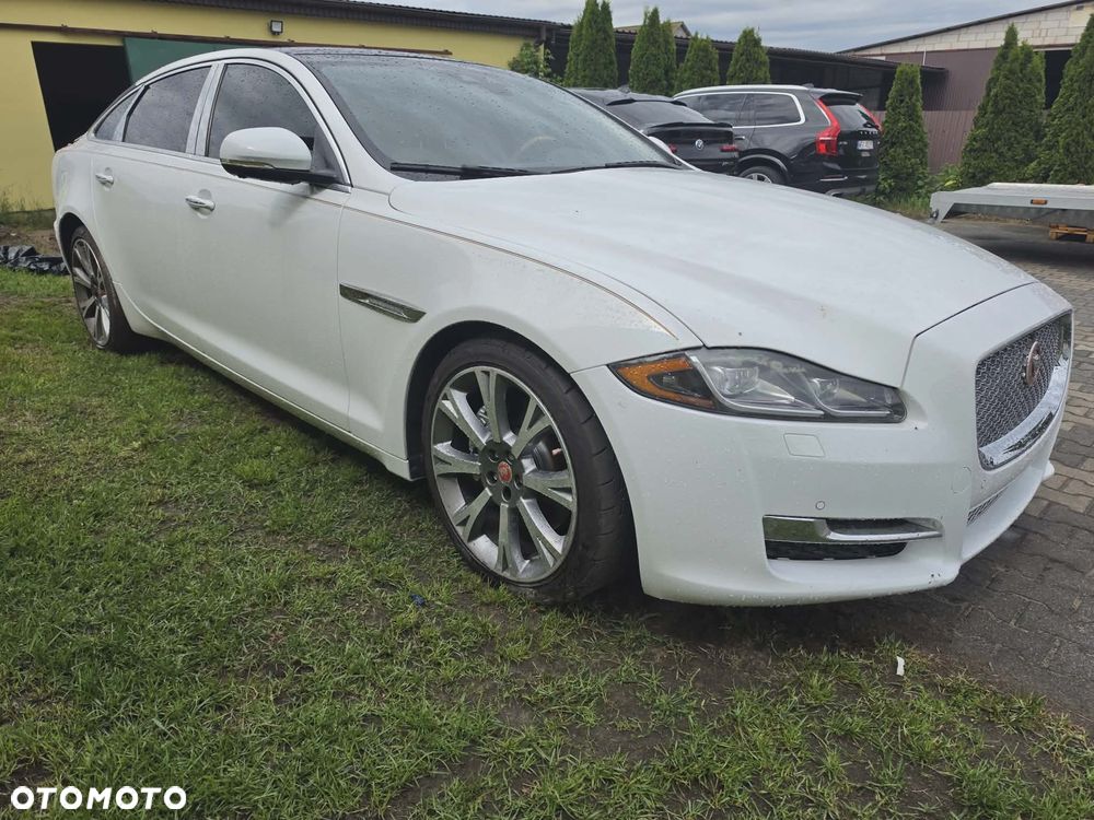 Jaguar XJ 3.0 T LWB Premium Luxury - 5
