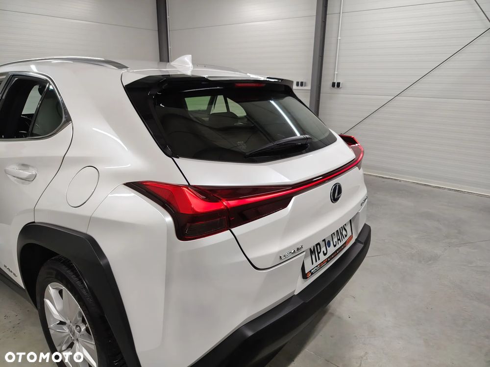 Lexus UX 250h Elegance 2WD - 37