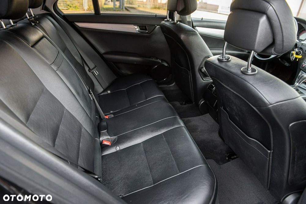 Mercedes-Benz Klasa C 350 CDI DPF 7G-TRONIC BlueEFFICIENCY Avantgarde - 8