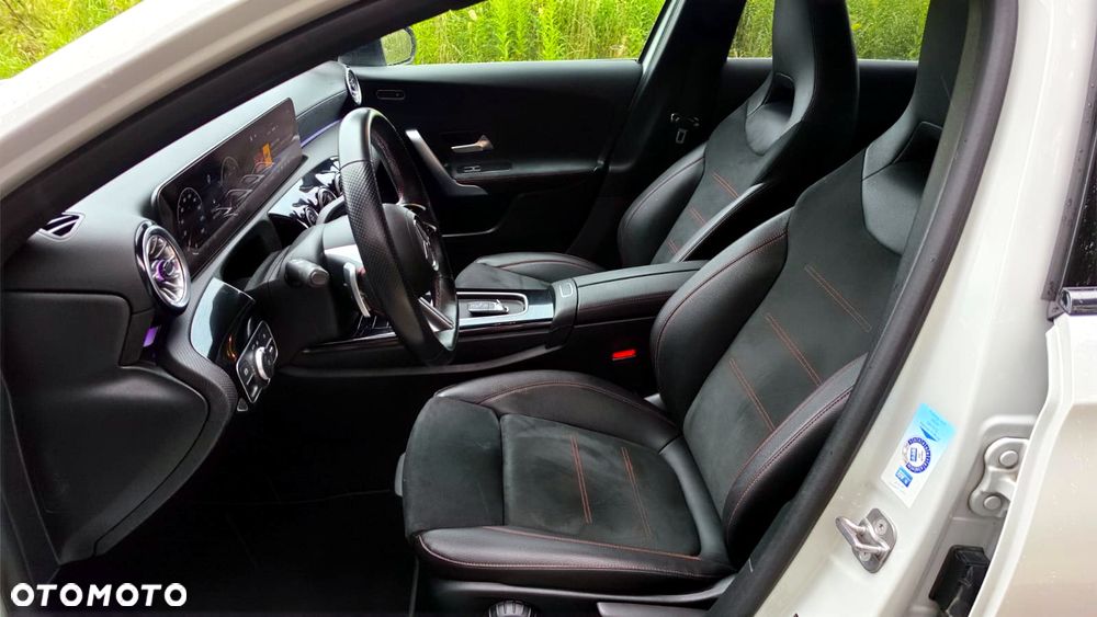 Mercedes-Benz Klasa A 180 d AMG Line 8G-DCT - 16