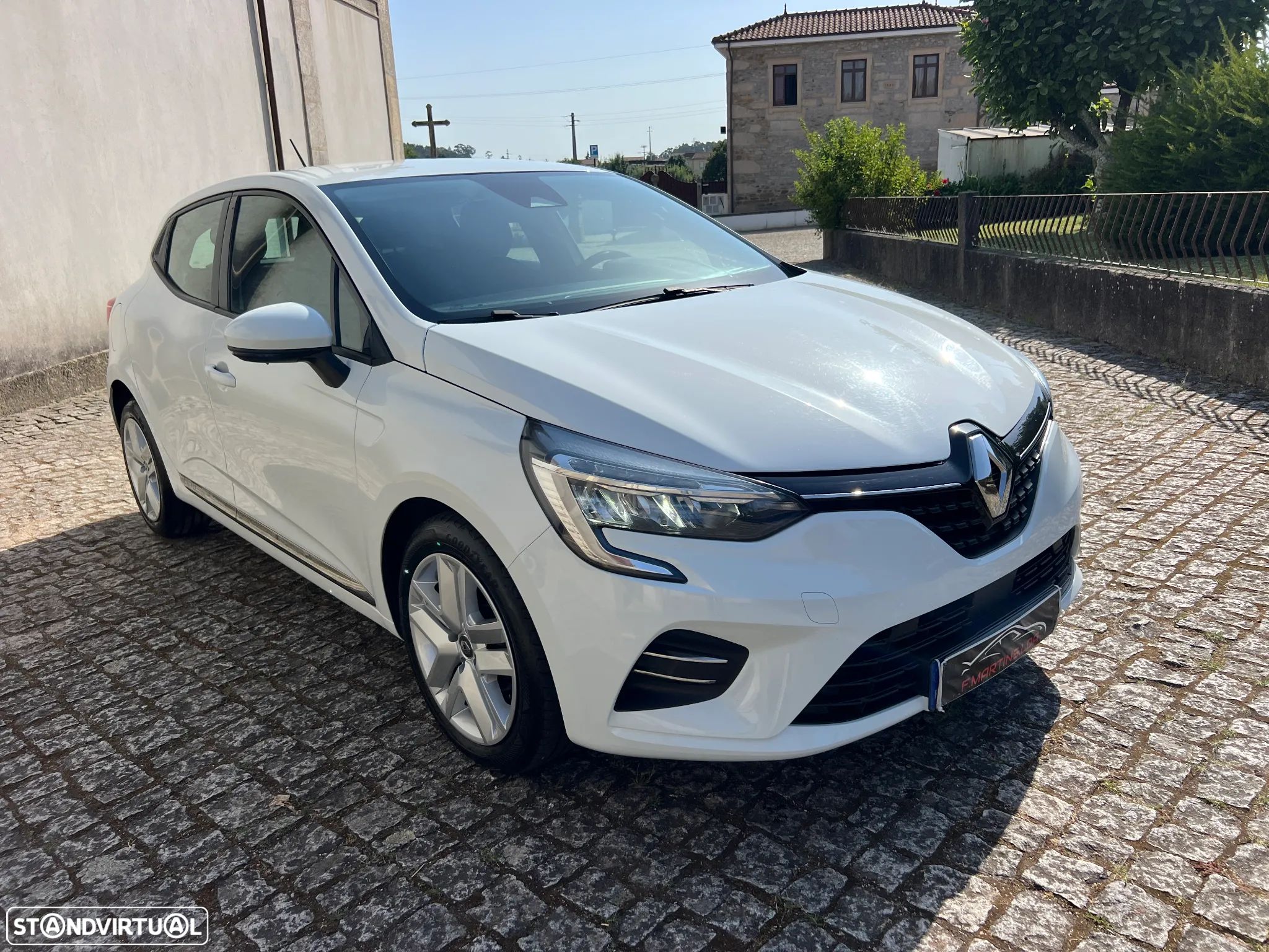 Renault Clio 1.0 TCe Intens - 1