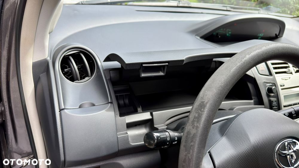 Toyota Yaris - 23