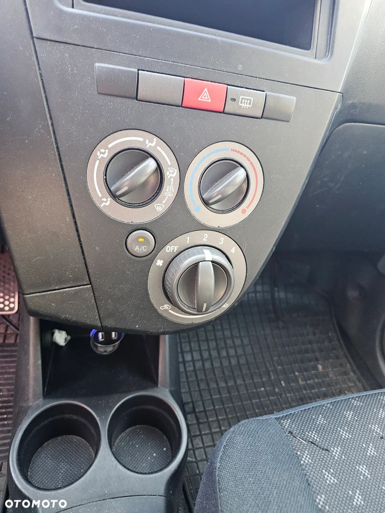 Daihatsu Cuore - 10