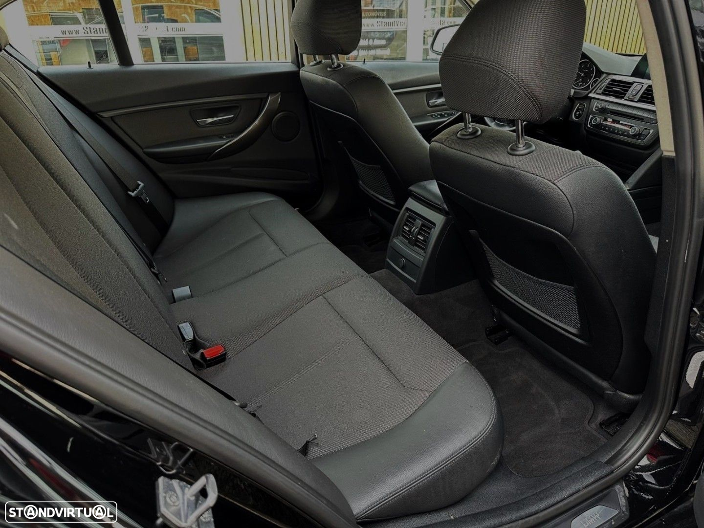 BMW 318 d Auto Line Modern - 13