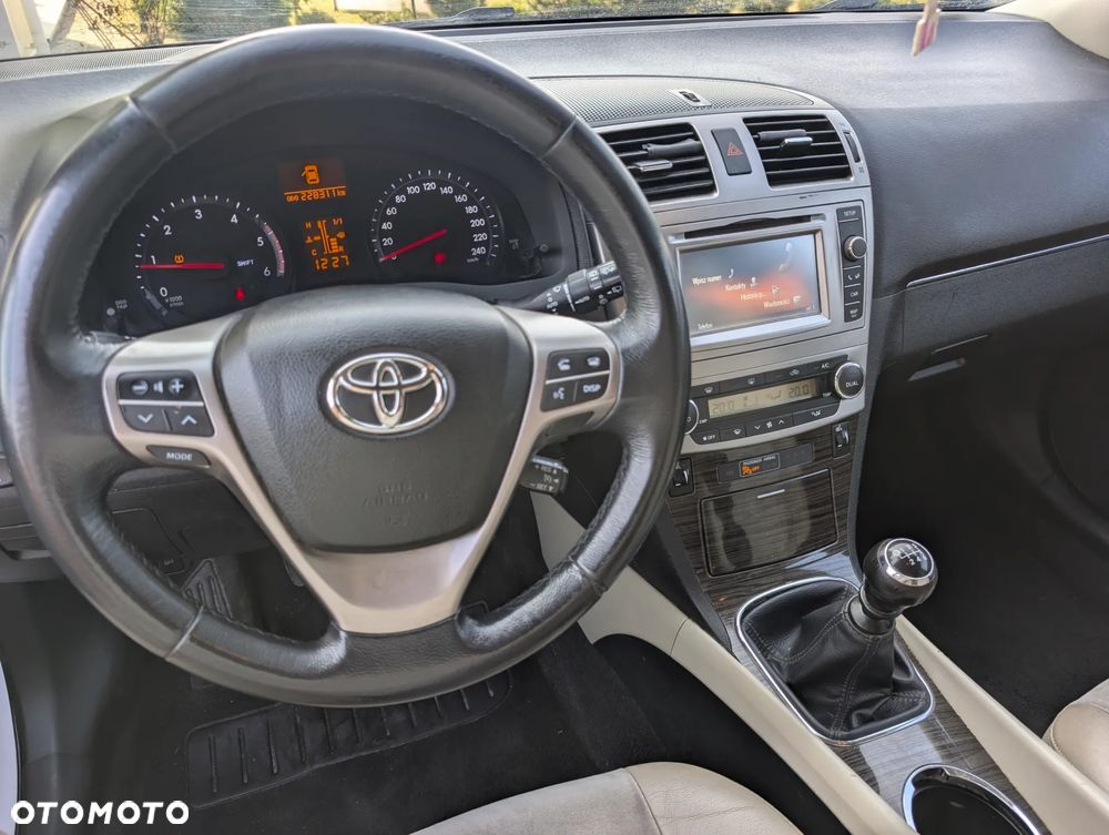Toyota Avensis 2.0 D-4D Premium - 10