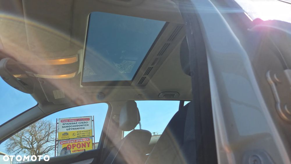 Mercedes-Benz Klasa C 250 CGI BlueEff Avantgarde - 19