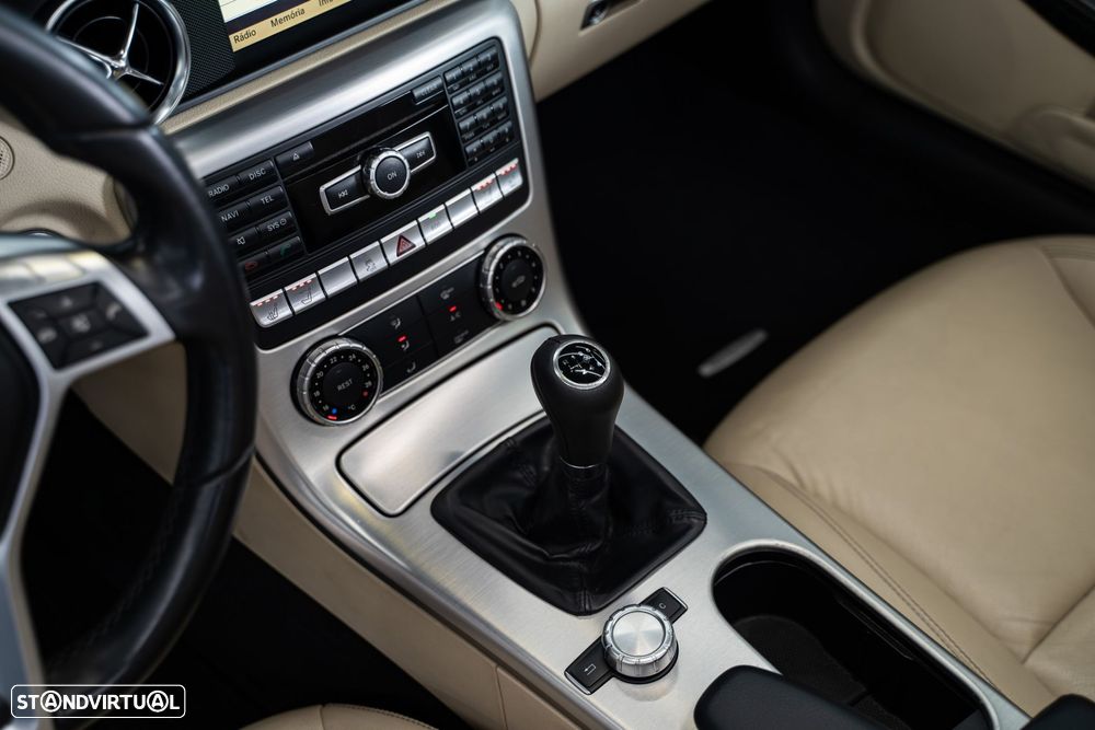 Mercedes-Benz SLK 200 (BlueEFFICIENCY) - 25