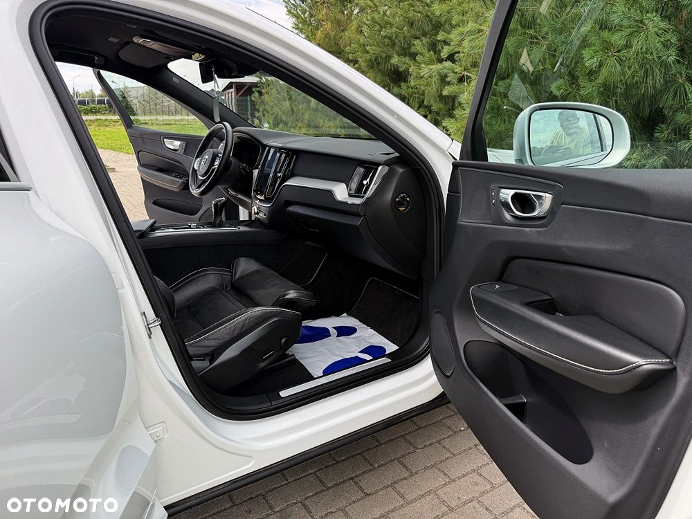 Volvo XC 60 D3 R-Design - 23