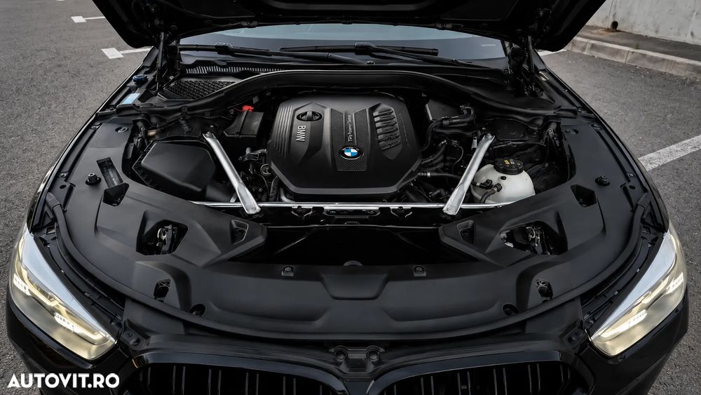 BMW Seria 8 - 18