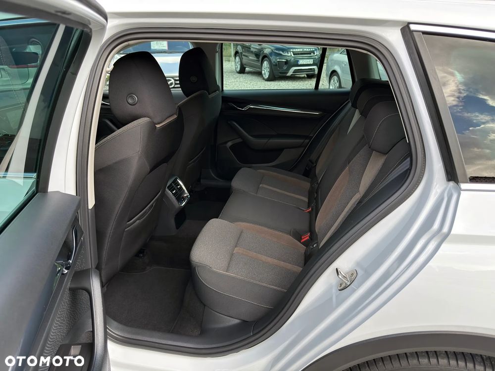 Skoda Octavia 2.0 TDI DSG 4x4 Scout - 16