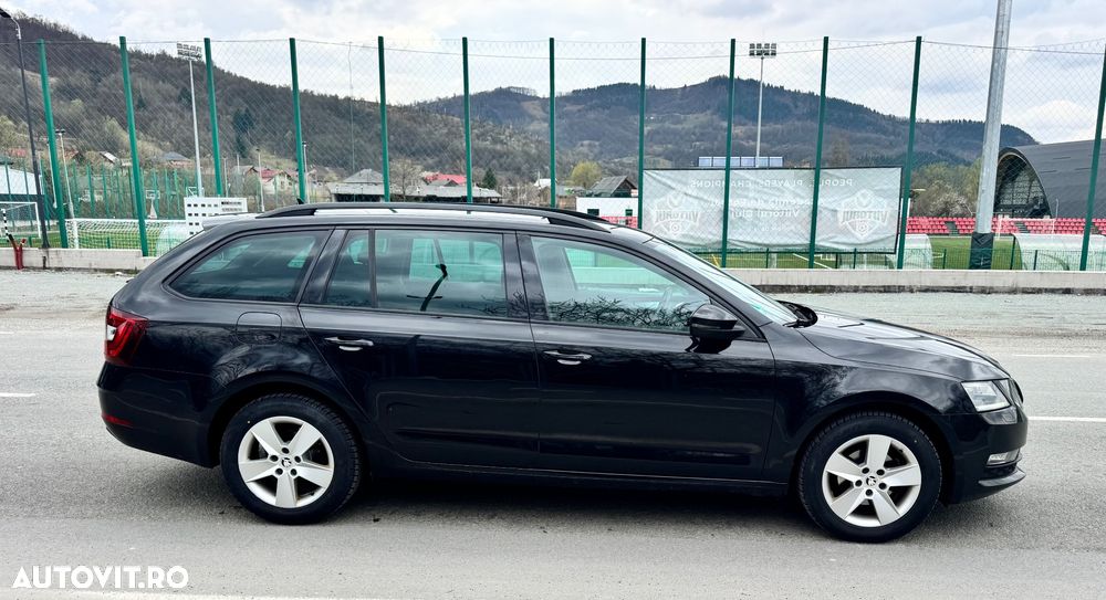 Skoda Octavia 1.6 TDI DSG Ambition - 3