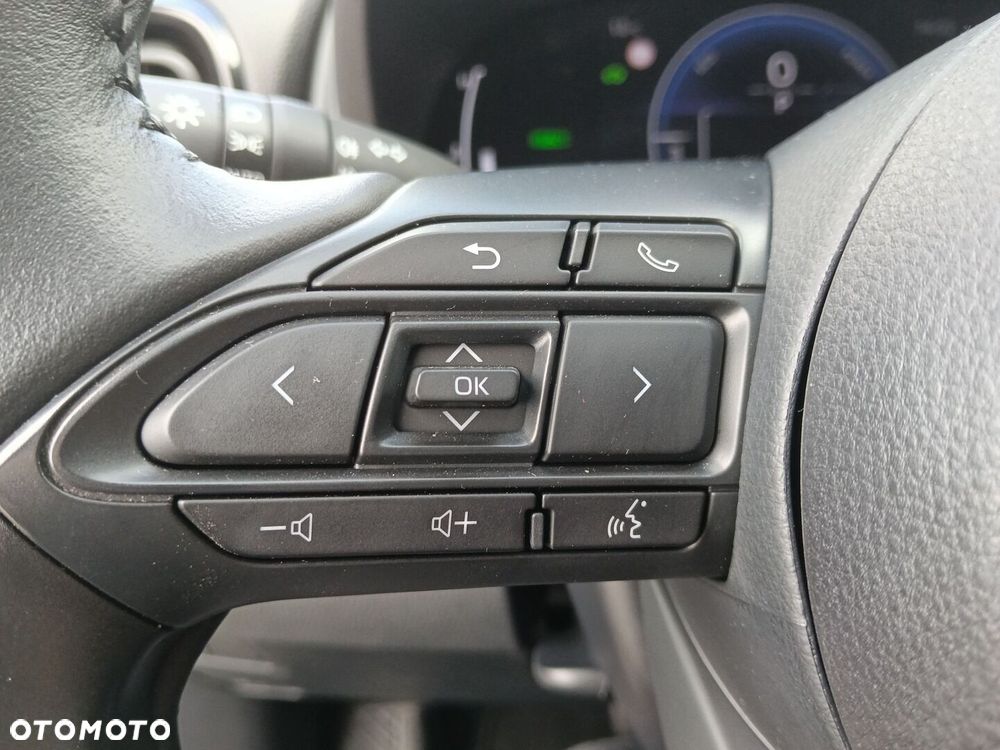 Toyota Yaris Hybrid 1.5 Style - 19