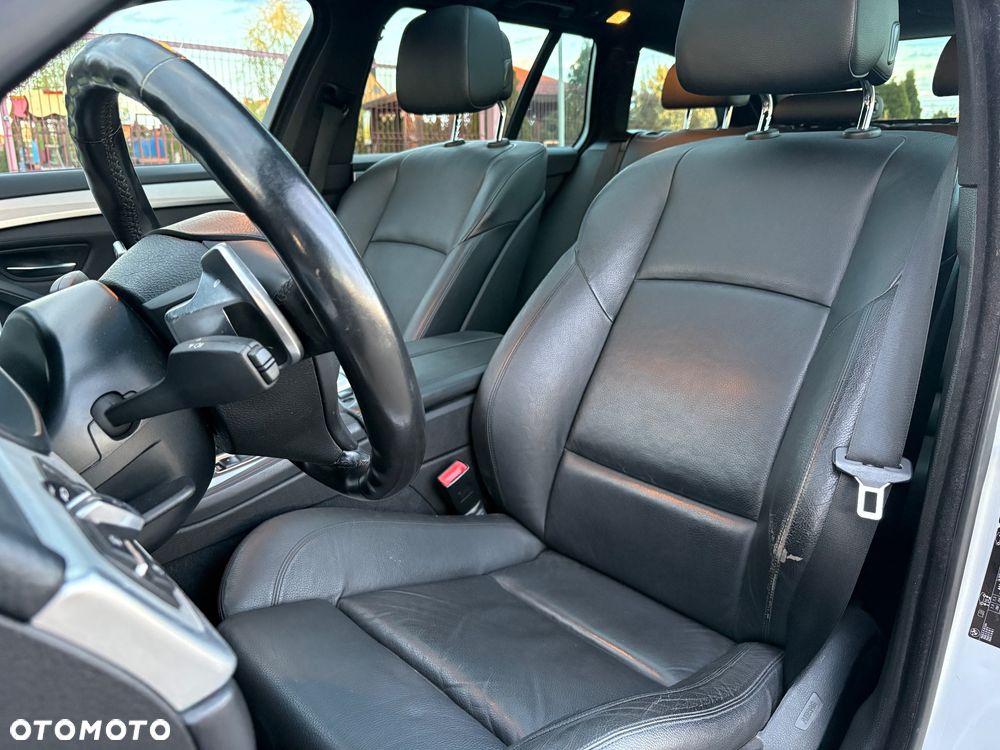 BMW Seria 5 525d Sport-Aut Modern Line - 23