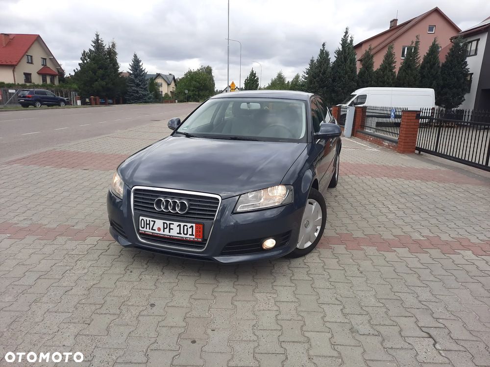 Audi A3 Sportback - 1
