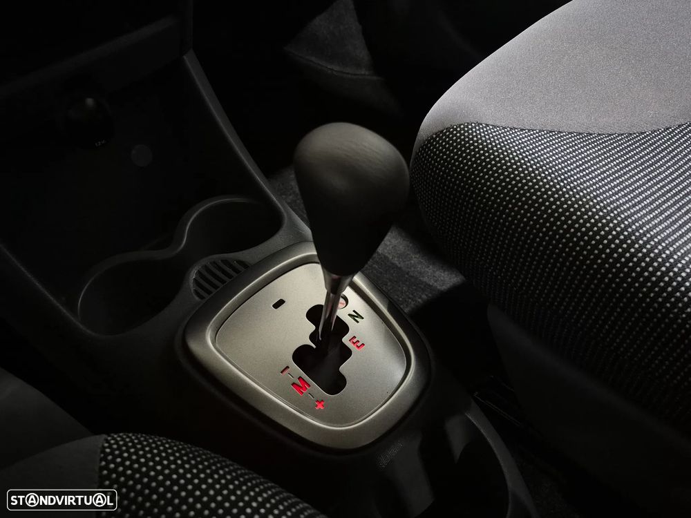 Peugeot 107 1.0 Trendy 2 Tronic - 7