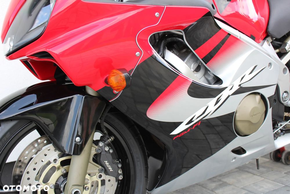 Honda CBR - 13
