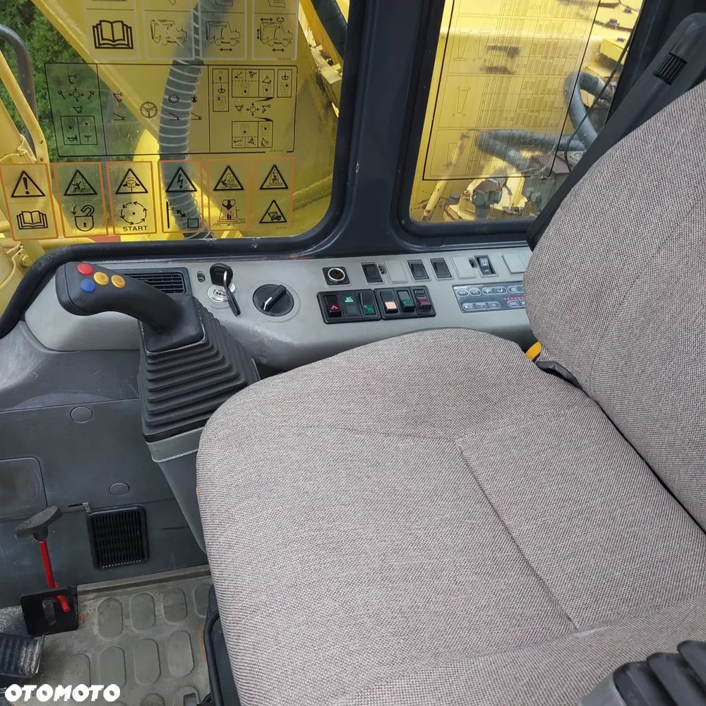 Komatsu PW 130 ES - 2