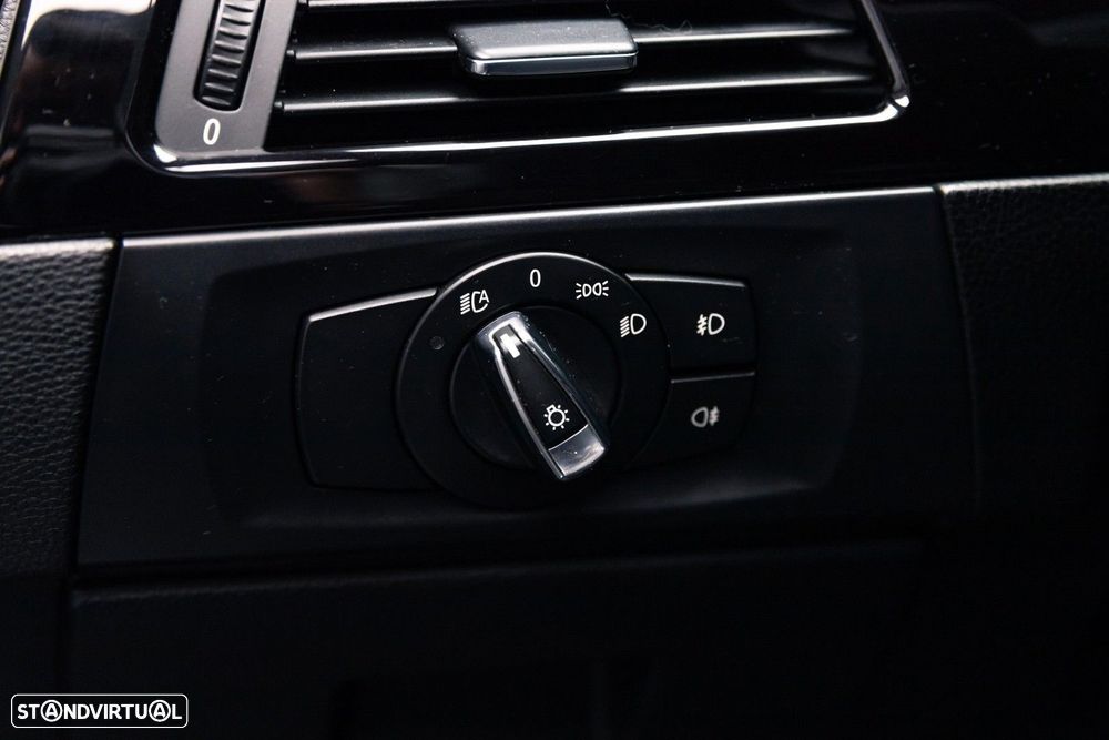 BMW 320 d Coupe Edição M - 24