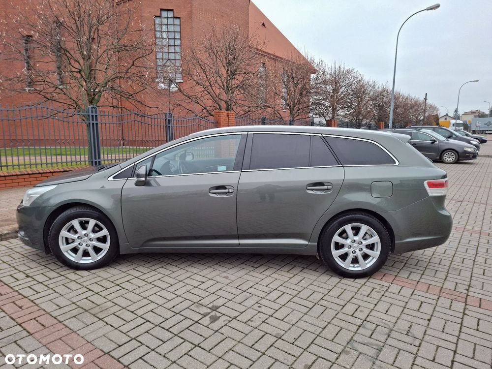 Toyota Avensis 2.0 Sol plus NAVI - 8
