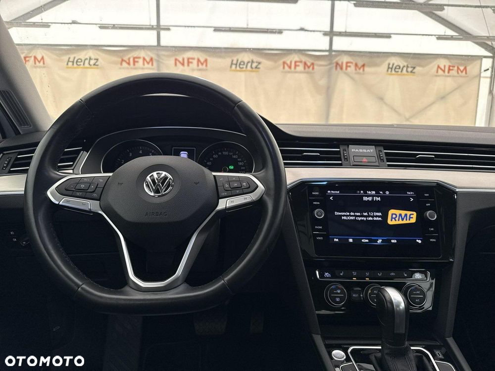 Volkswagen Passat - 14