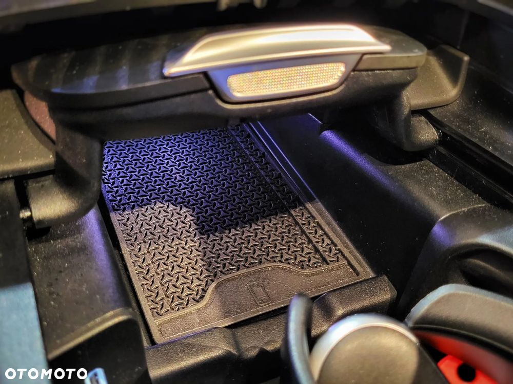 Mercedes-Benz Klasa E - 16