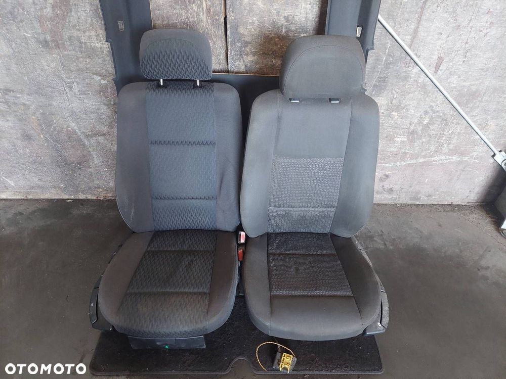 FOTEL FOTELE BOCZKI PODSUFITKA PODŁOKIETNIK KIEROWNICA WNĘTRZE BMW E46 - 11