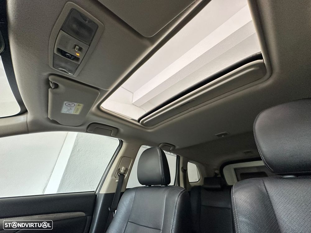 Mitsubishi Outlander 2.2 DI-D 4WD Auto Instyle - 21