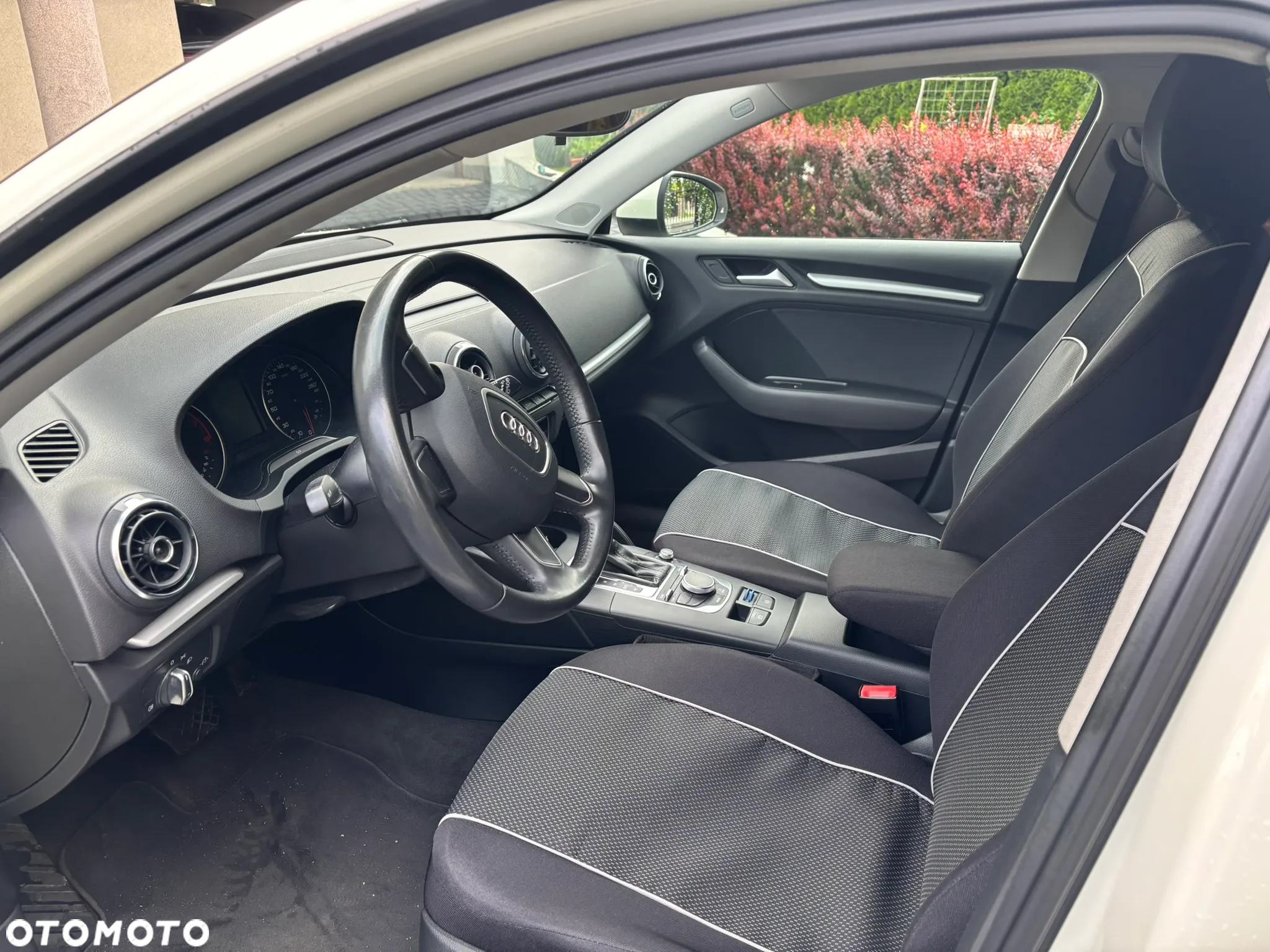 Audi A3 1.4 TFSI Sportback S tronic Ambiente - 25