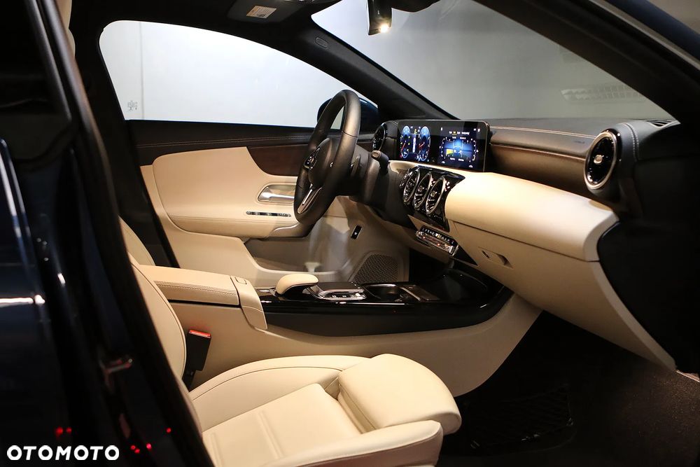 Mercedes-Benz CLA 250 4Matic 7G-DCT AMG Line - 19