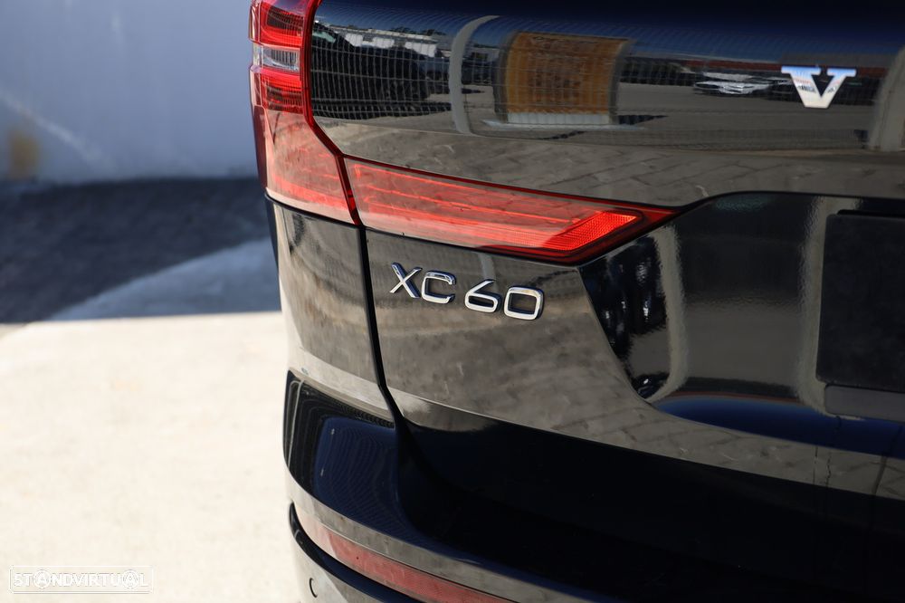 Volvo XC 60 2.0 T6 PHEV Essential AWD - 33