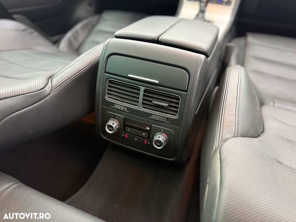 Volkswagen Touareg - 22