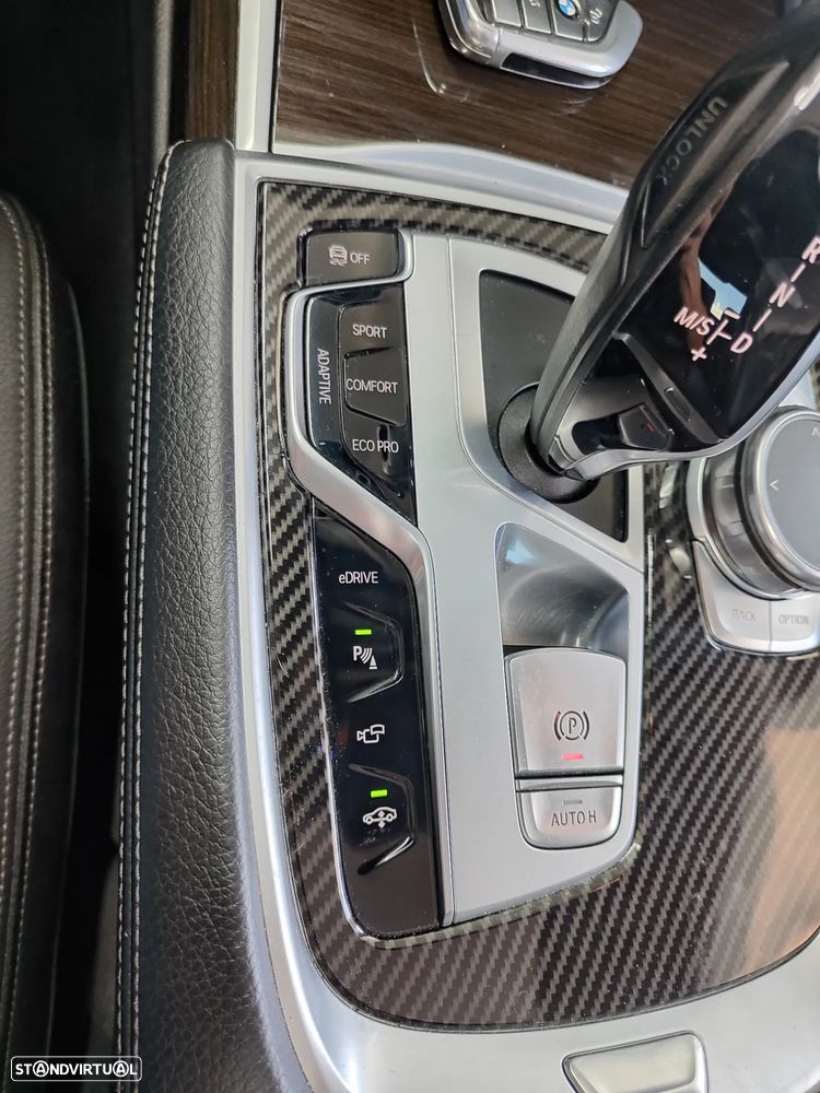 BMW 740 e iPerformance Pack M - 30