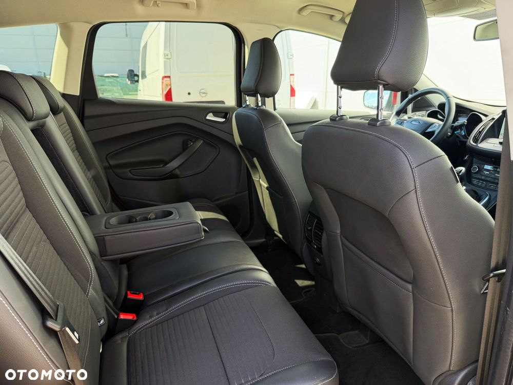Ford Kuga - 25